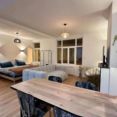 Standing 500m De La !